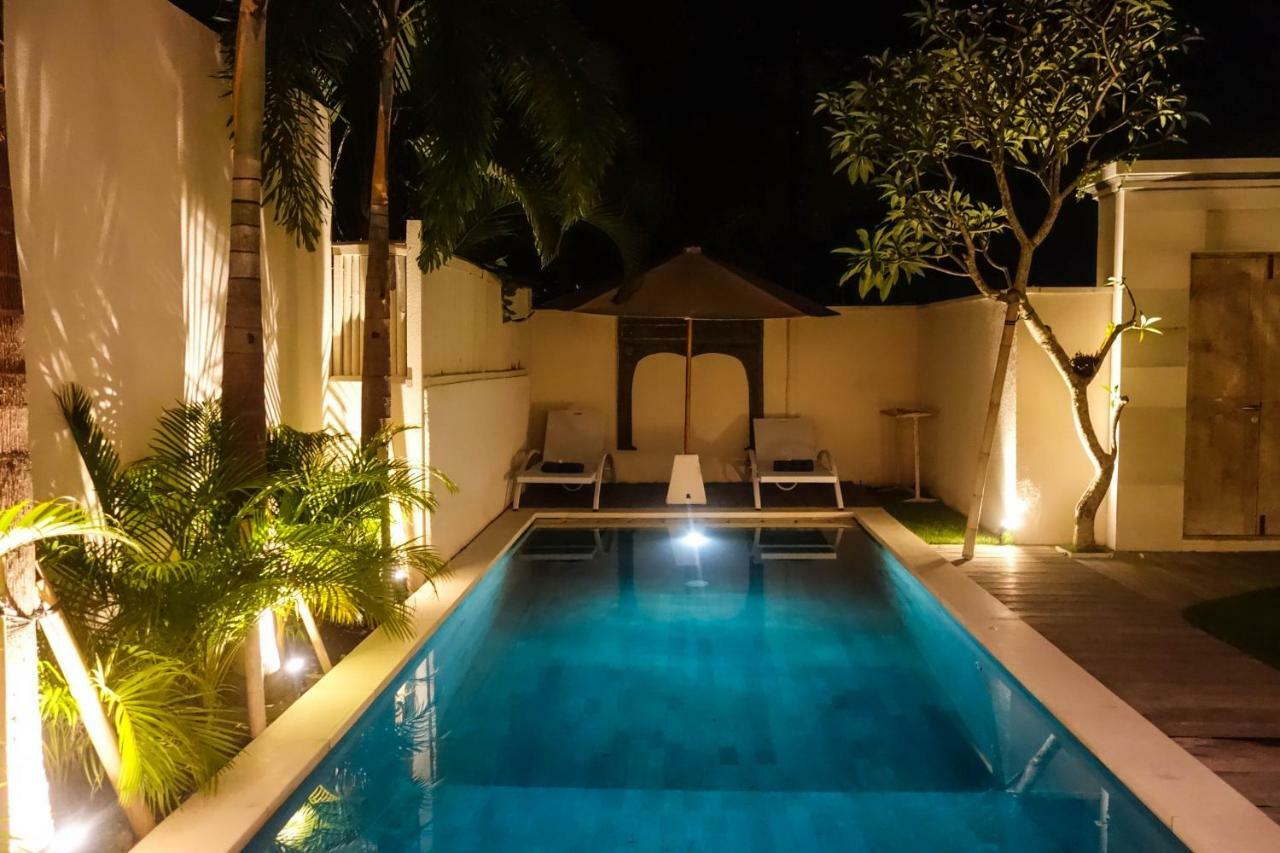 Gadis Seminyak (Bali)
